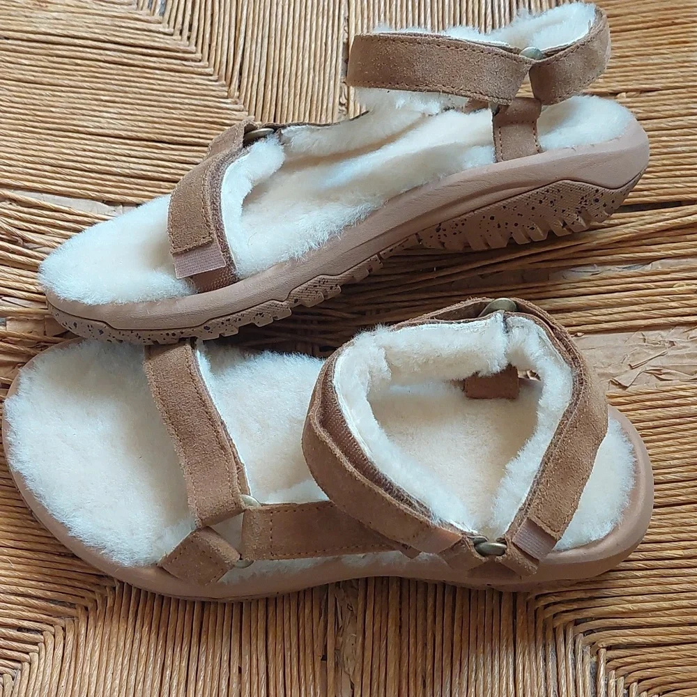 Teva Hurricane Shearling Sandals *FINAL PRICE* - Picture 6 of 11